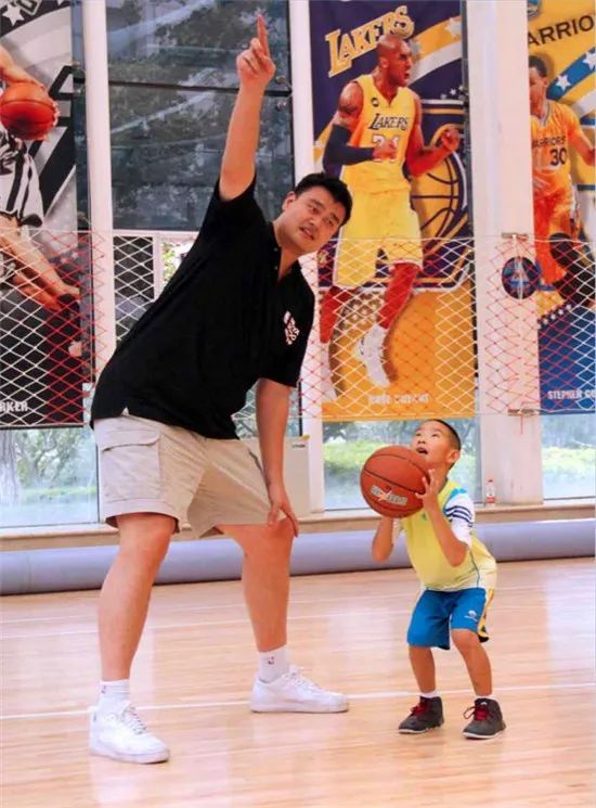 意甲：国际米兰2比0 击败科莫.