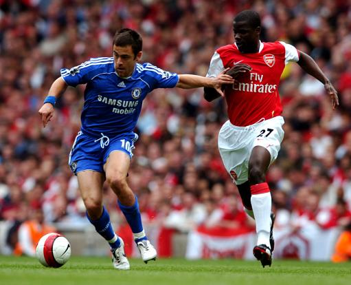 在硬地滚球 在硬地滚球