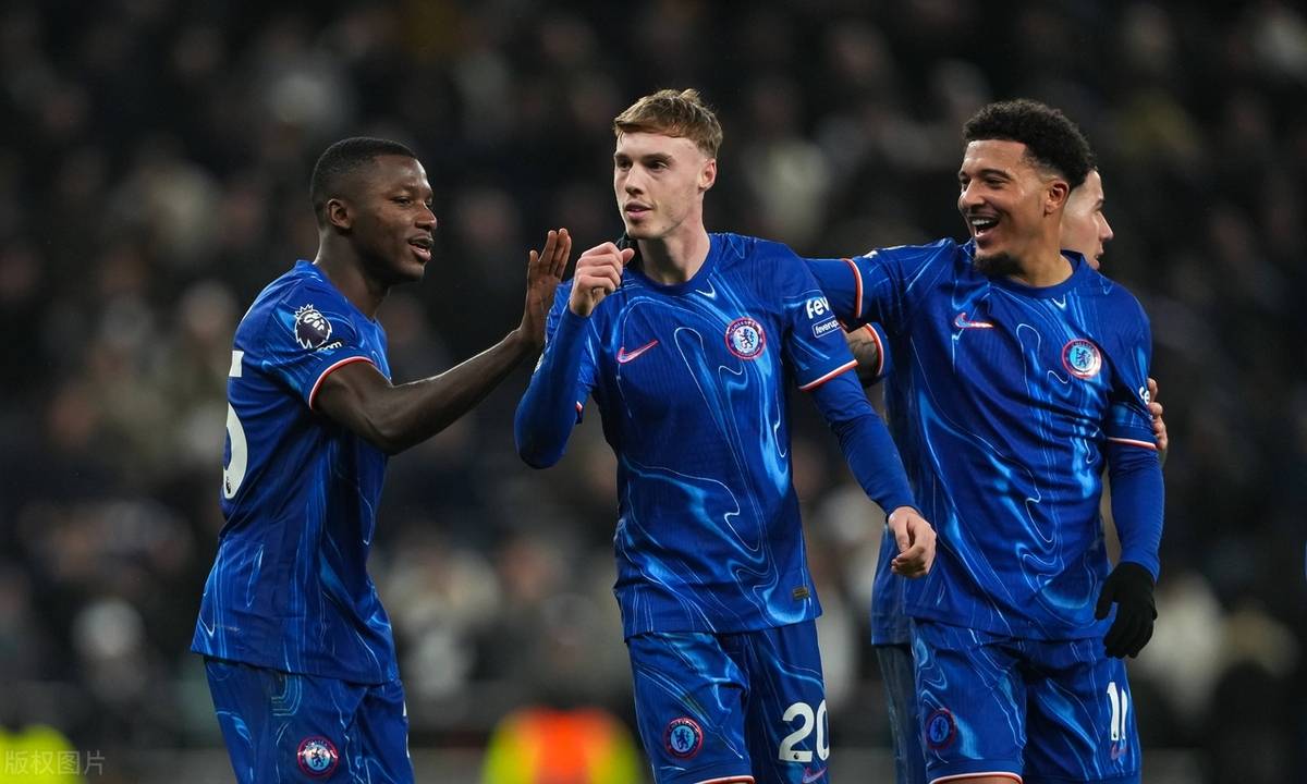 诺伊尔通过 诺伊尔通过