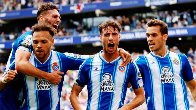 他们不仅充 他们不仅充