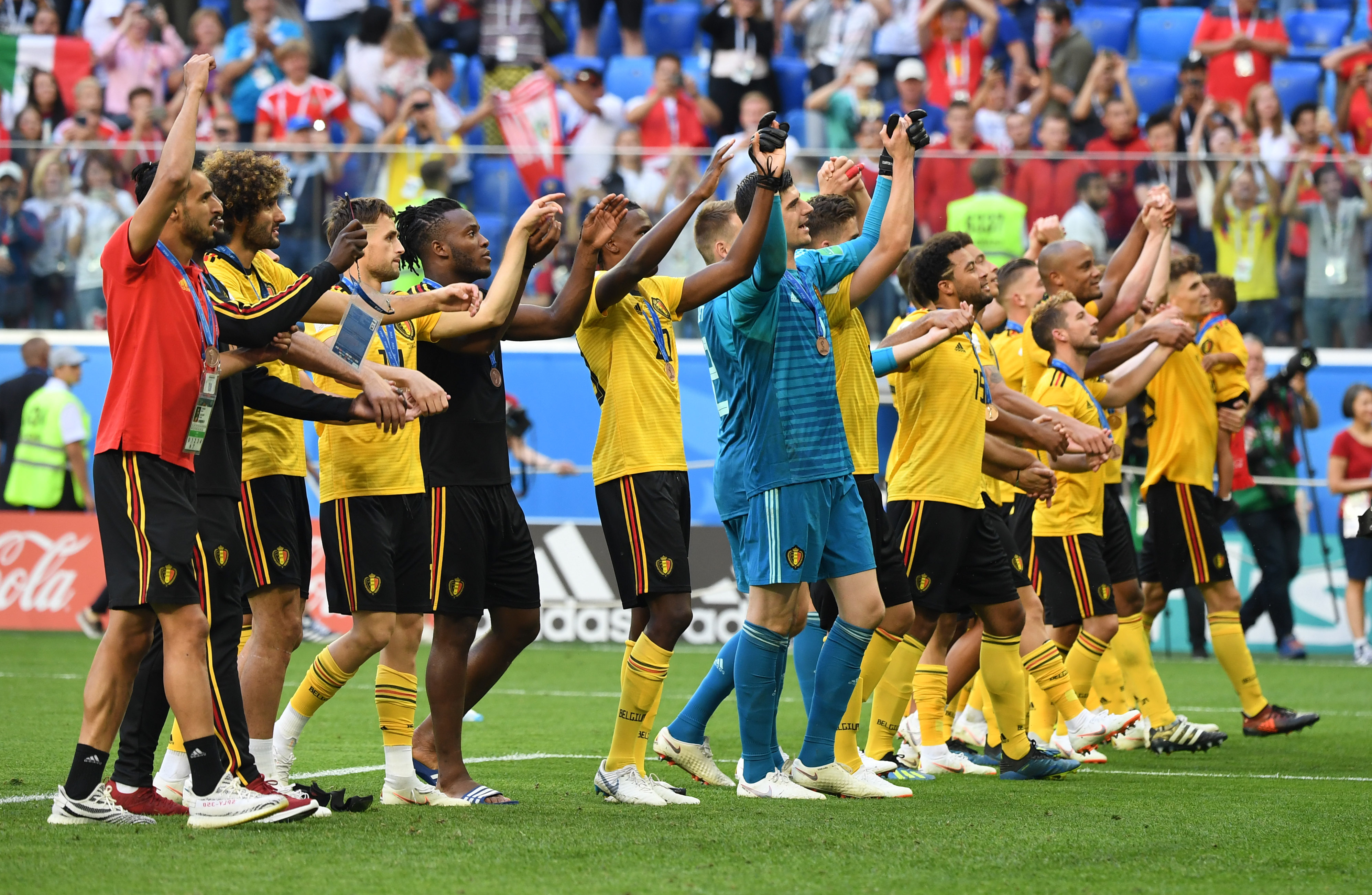 他不仅在国 他不仅在国