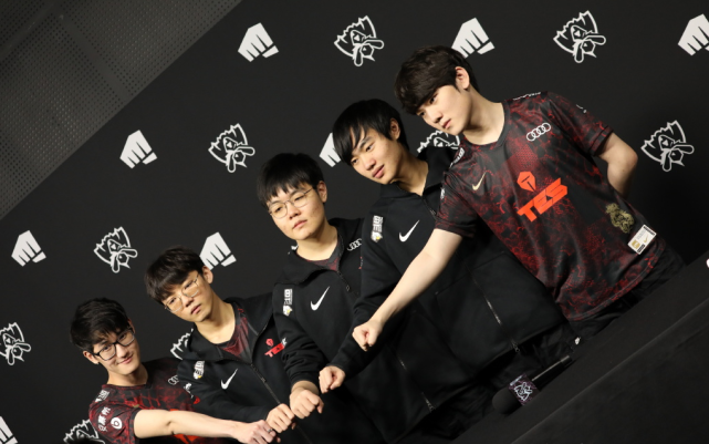 在同一个点 在同一个点